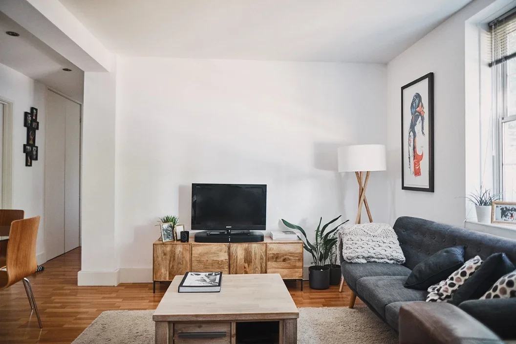 Flat Clapham Crescent in Greater London