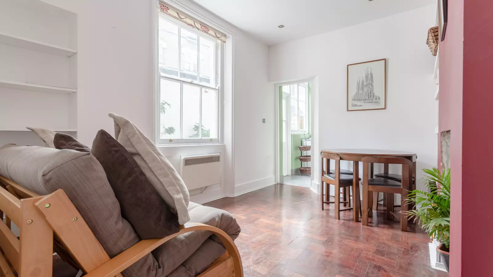 Flat Iliffe Yard in Greater London