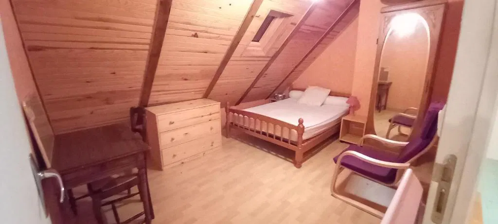 Room Rue des Bessougnières in Sainte-Eulalie