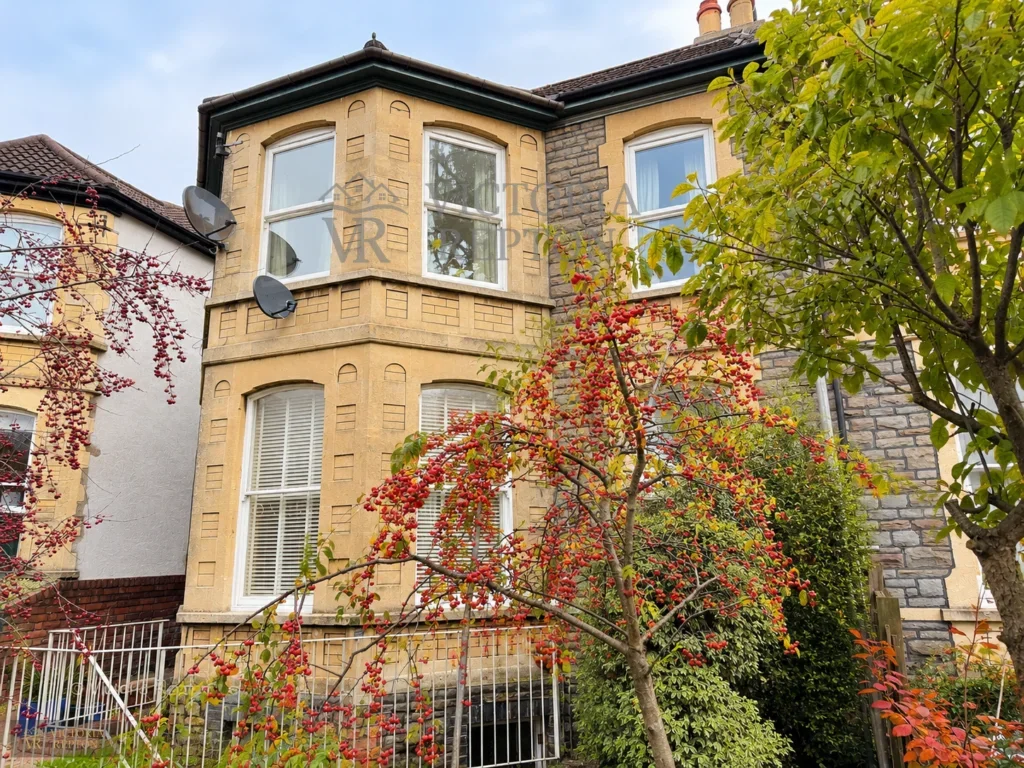 Flat Kersteman Road in Bristol
