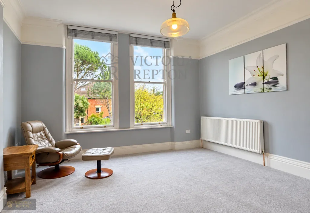 Flat Kersteman Road in Bristol