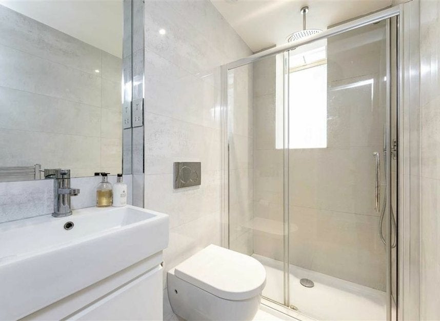 Flat Brompton Road in Greater London