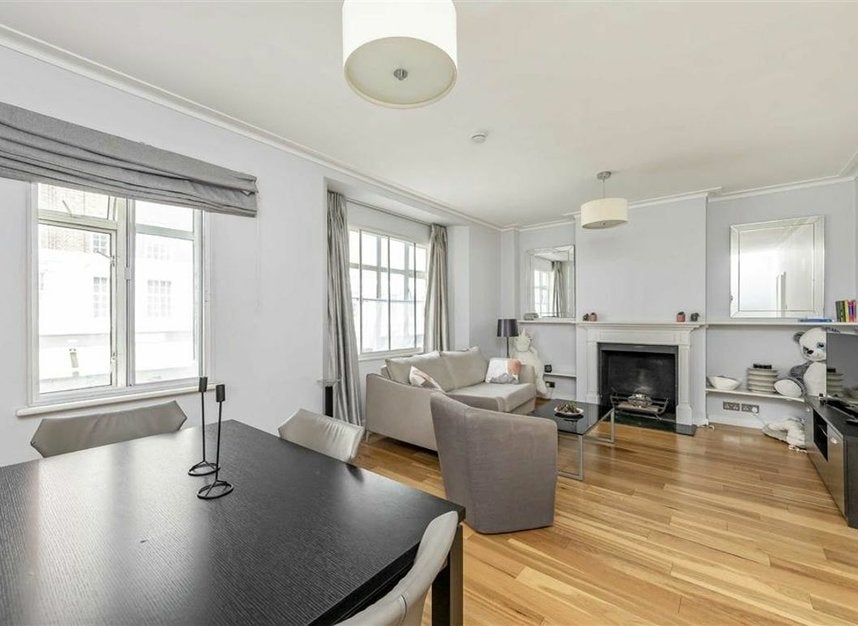 Flat Brompton Road in Greater London