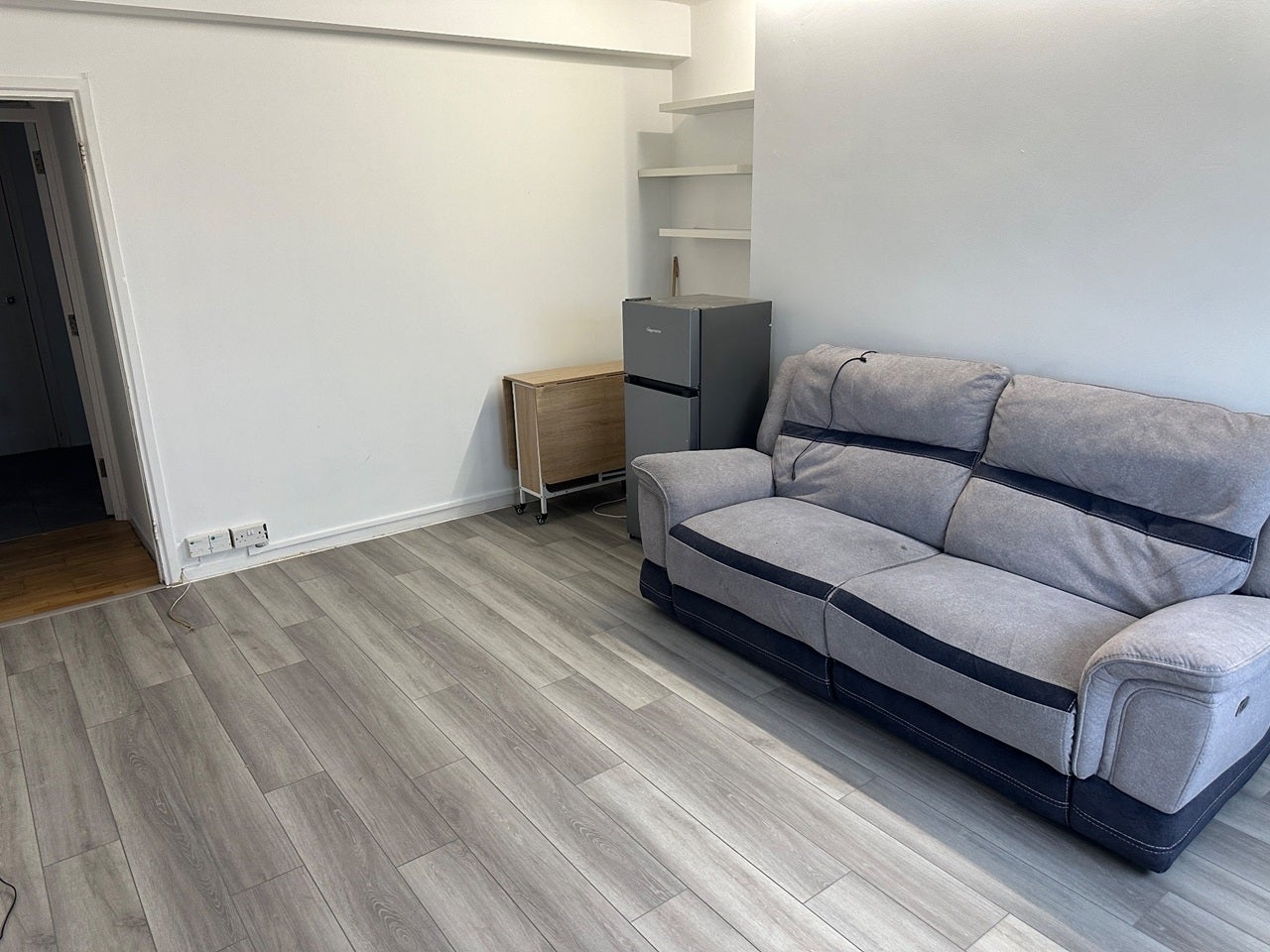 Flat Cumberland House in Greater London