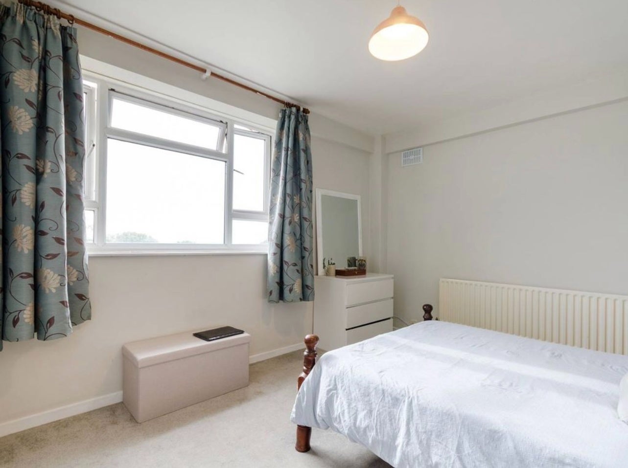 Flat Cumberland House in Greater London