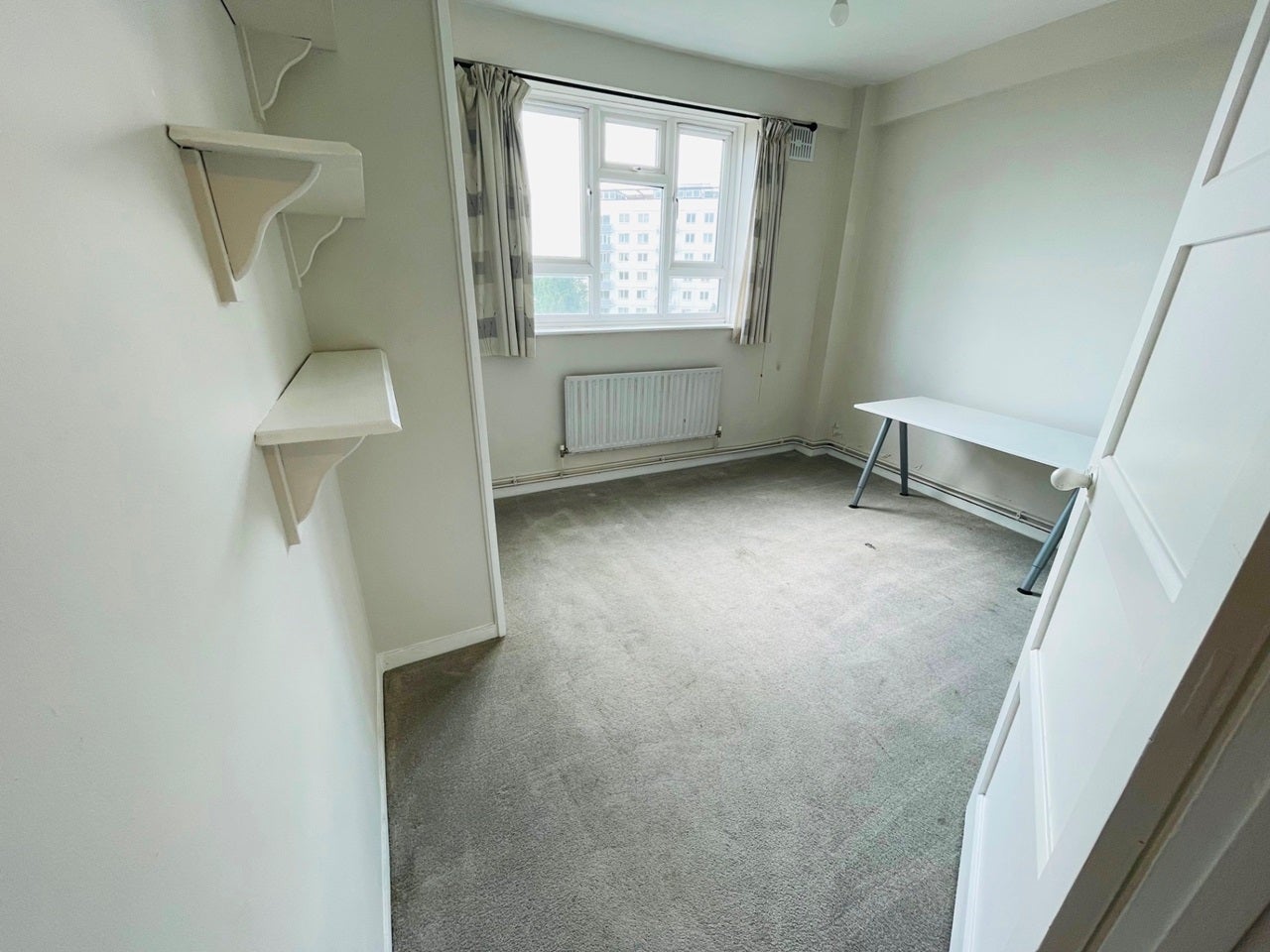 Flat Cumberland House in Greater London