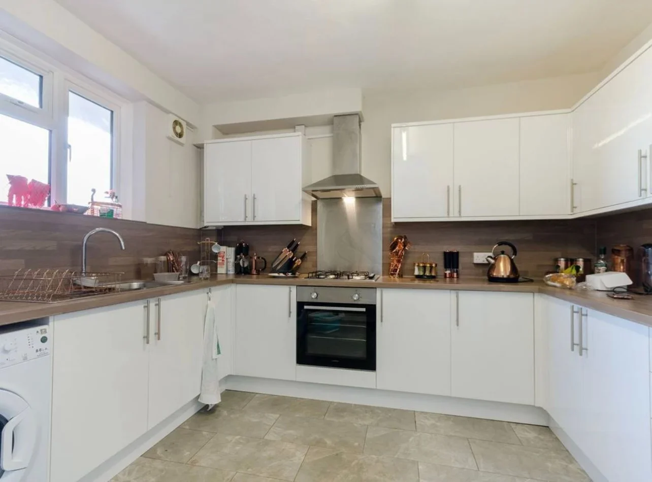 Flat Cumberland House in Greater London