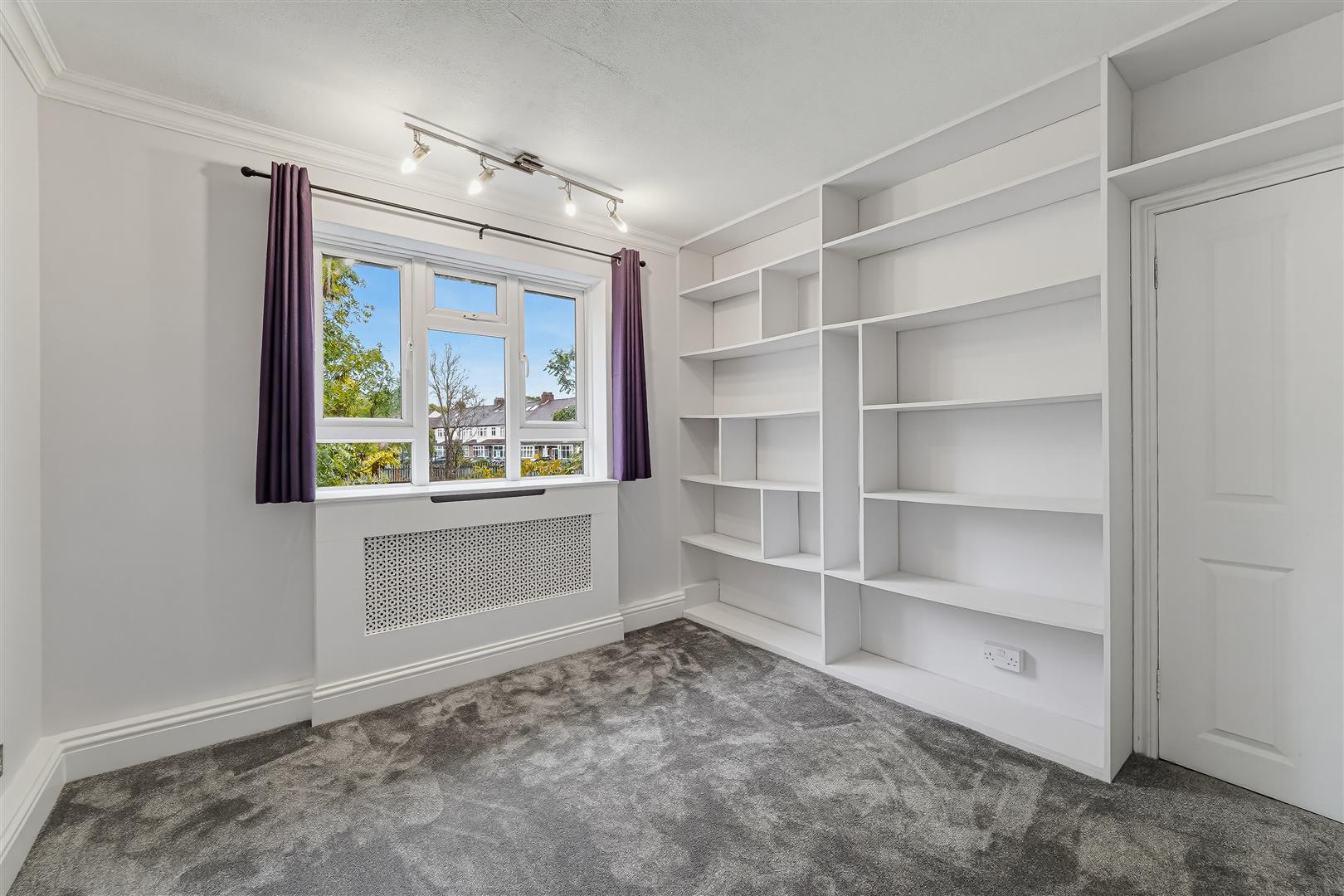 Flat West Barnes Lane in Greater London
