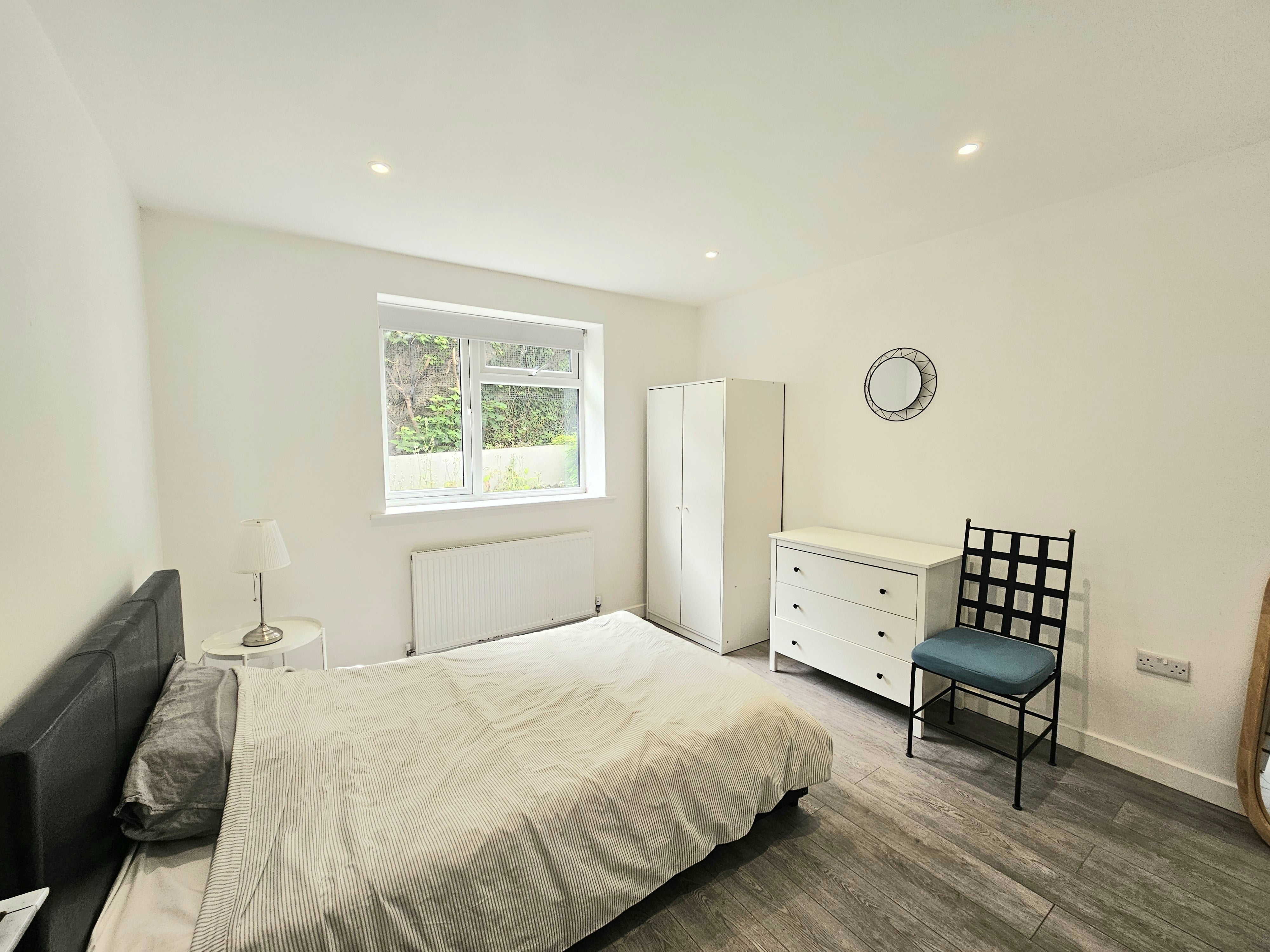 Flat Rowley Road in Torquay