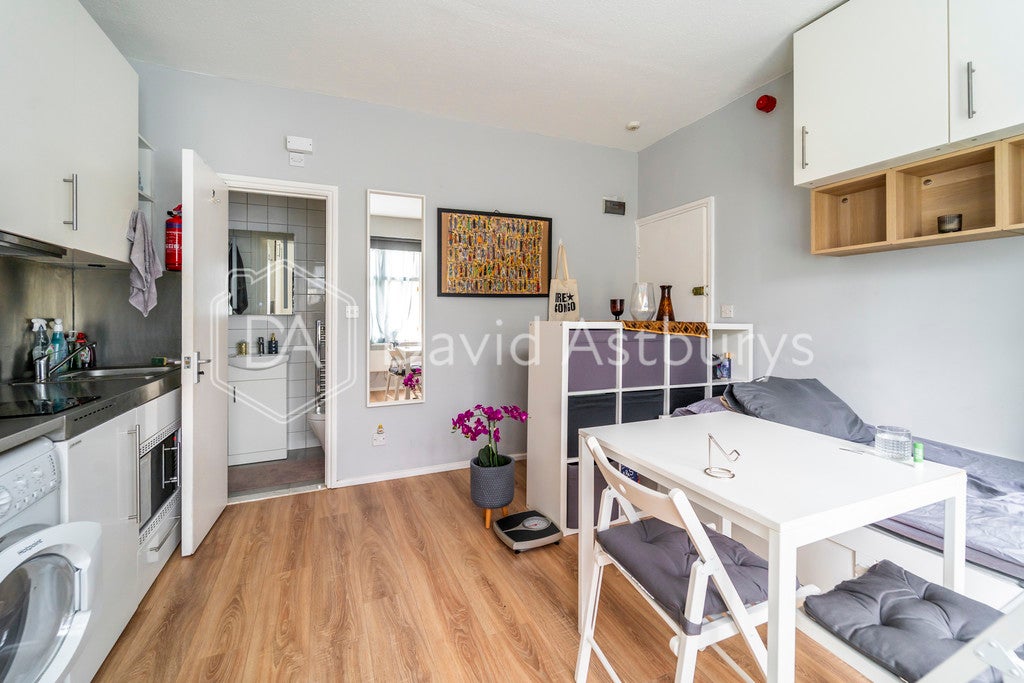 Flat Camden Road in Greater London