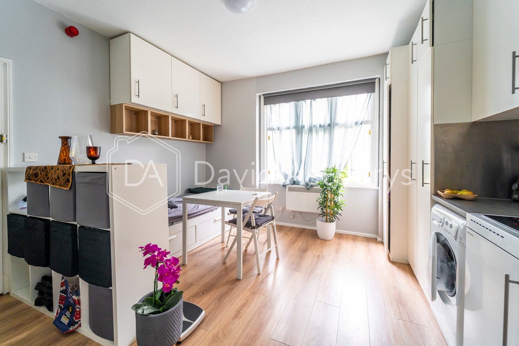 Flat Camden Road in Greater London
