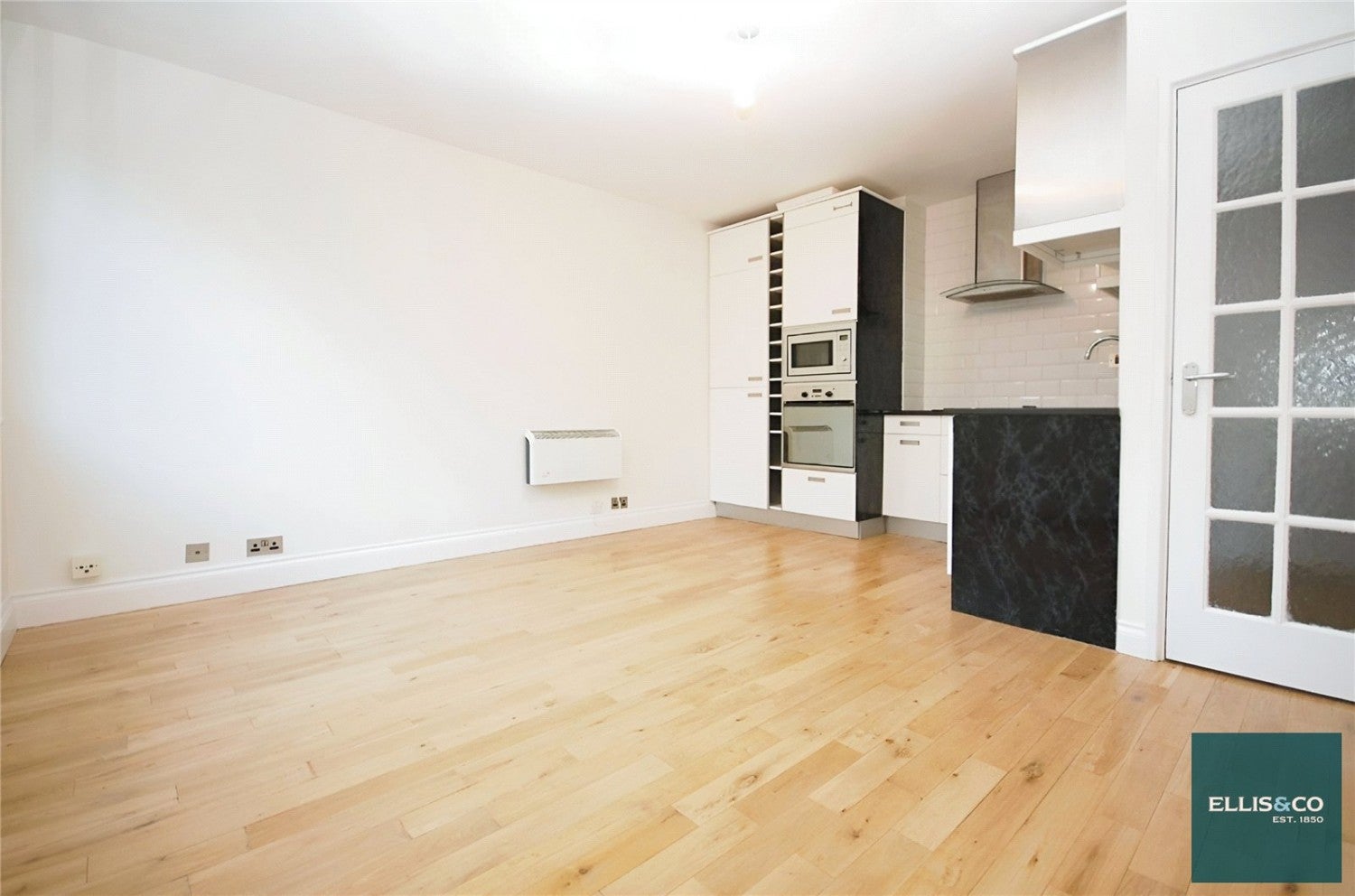 Flat Regent's Park Road in Greater London