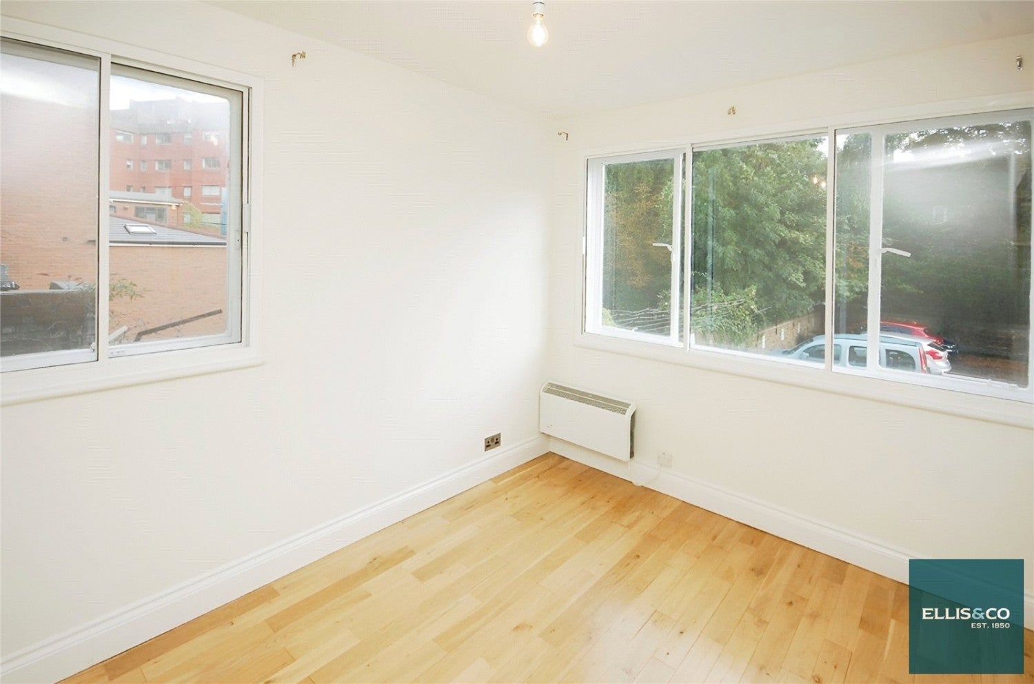 Flat Regent's Park Road in Greater London