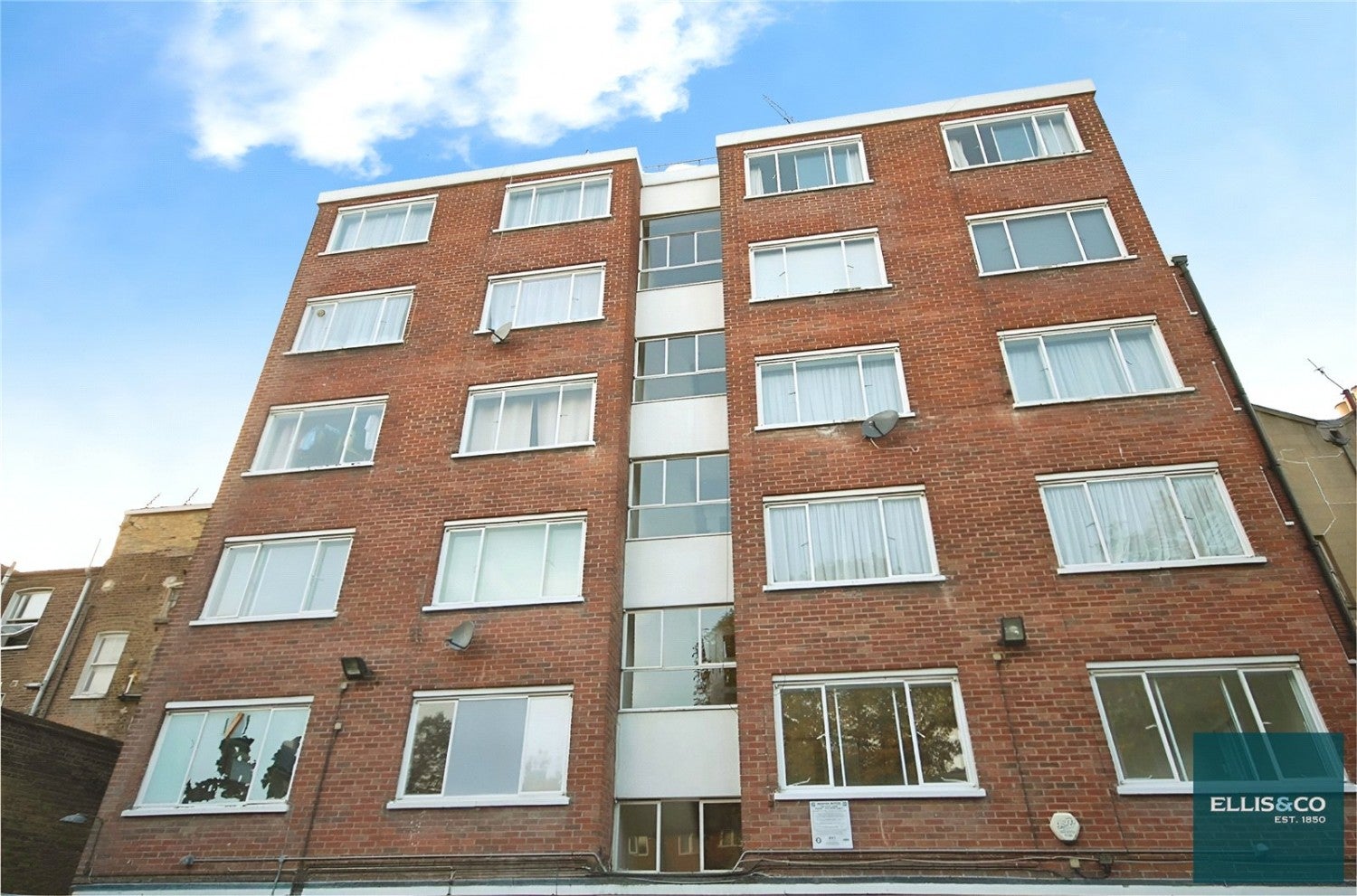 Flat Regent's Park Road in Greater London
