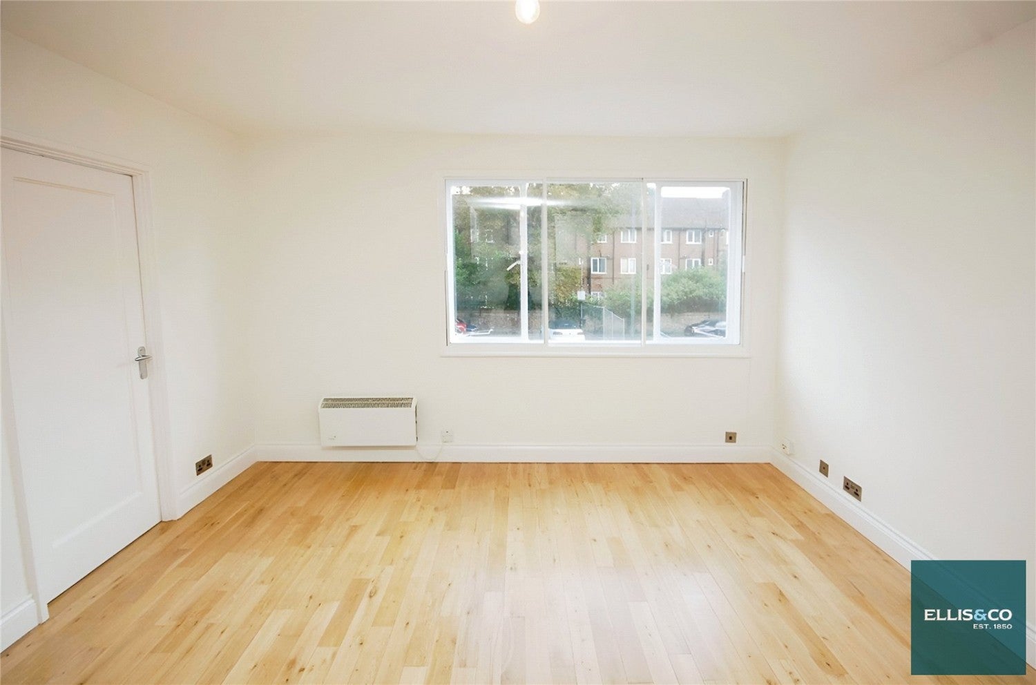 Flat Regent's Park Road in Greater London