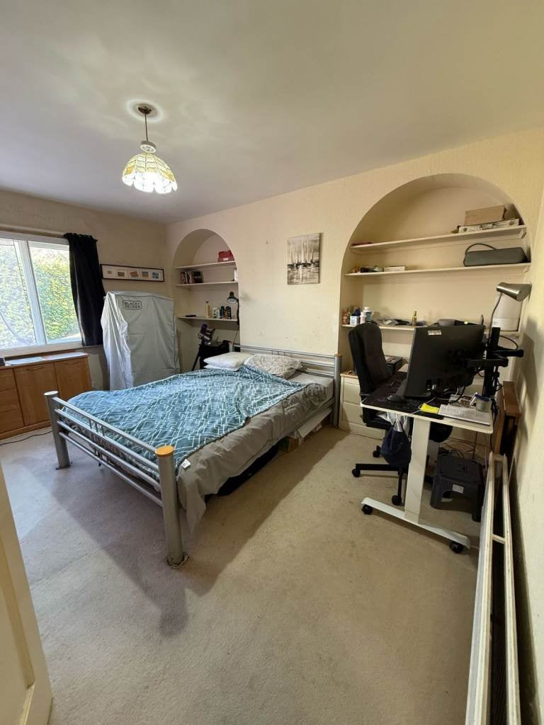 Flat Oakley Close in Greater London