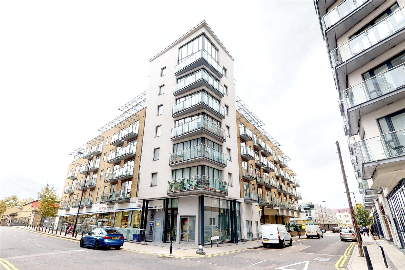 Flat Yeo Street in Greater London