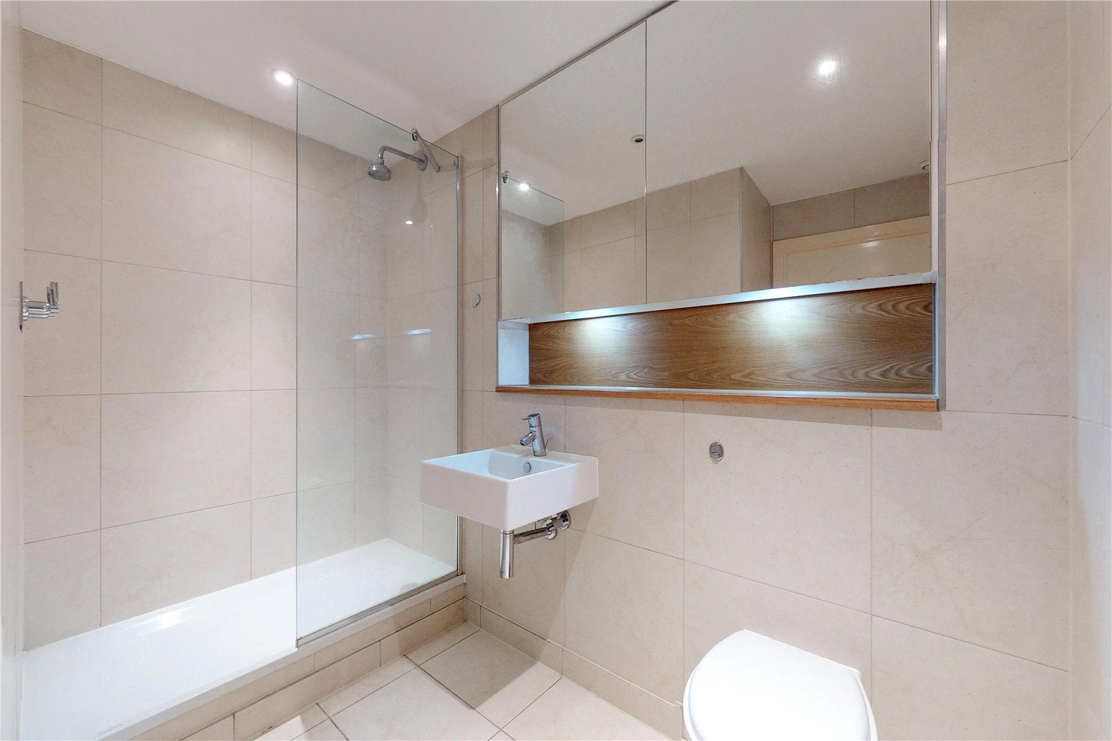Flat Yeo Street in Greater London