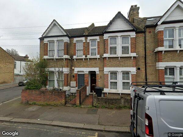 Flat Woodlands Street in Greater London