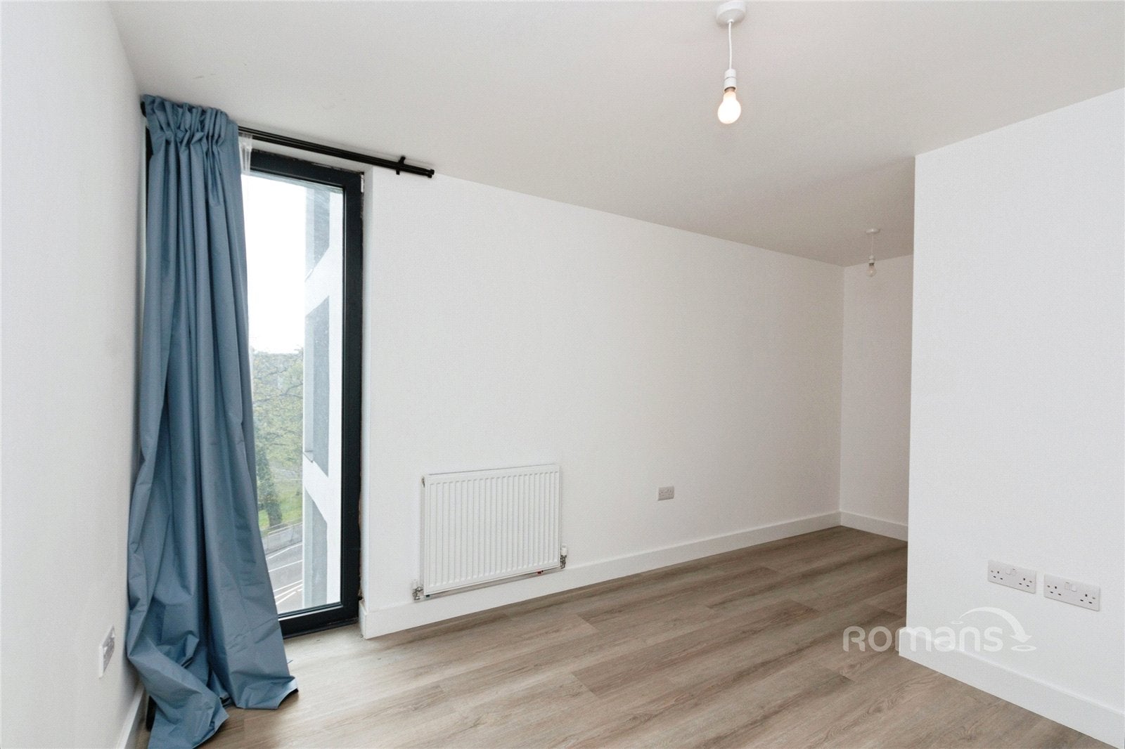 Flat Farnborough Road in Rushmoor