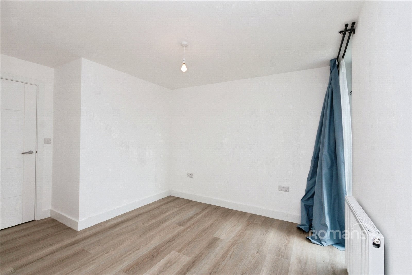 Flat Farnborough Road in Rushmoor