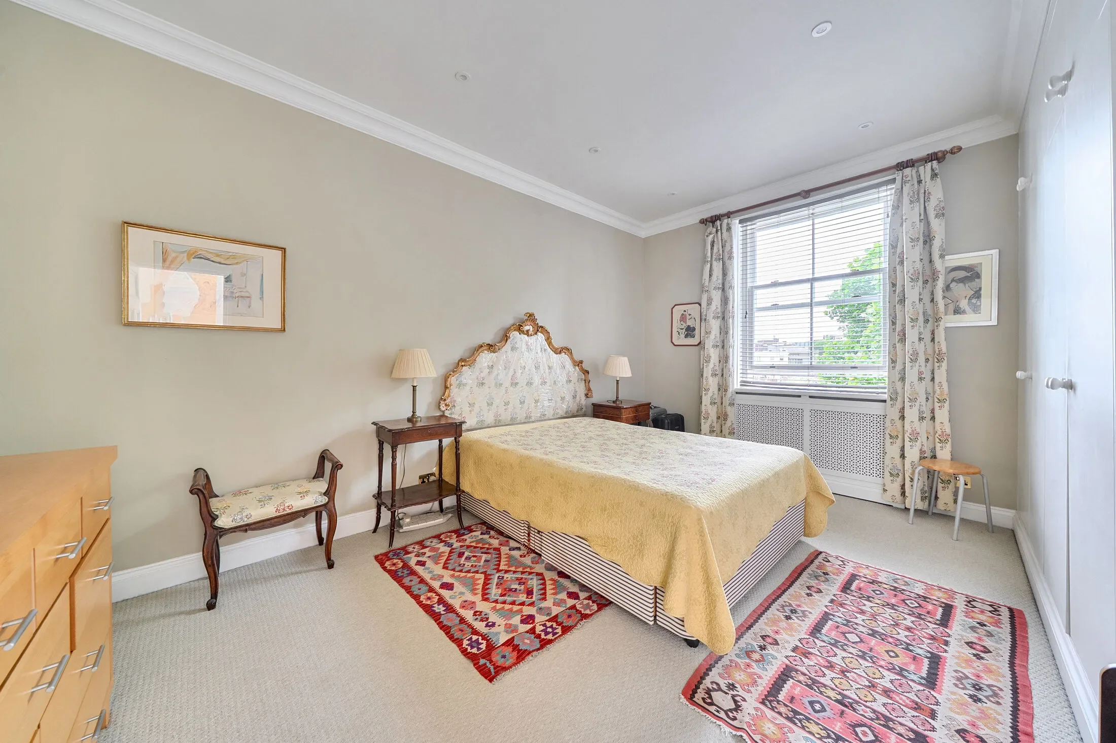 Flat Sloane Gardens in Greater London