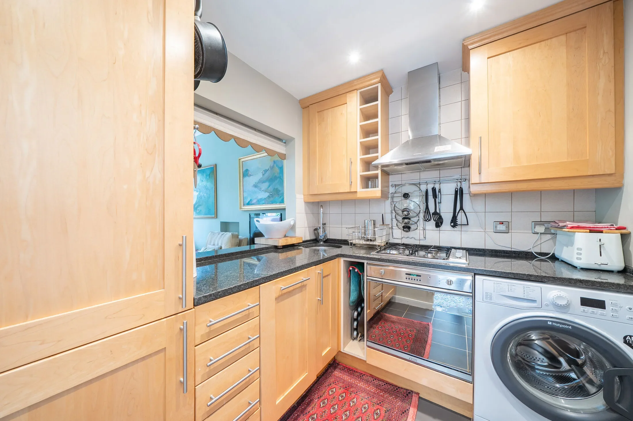 Flat Sloane Gardens in Greater London