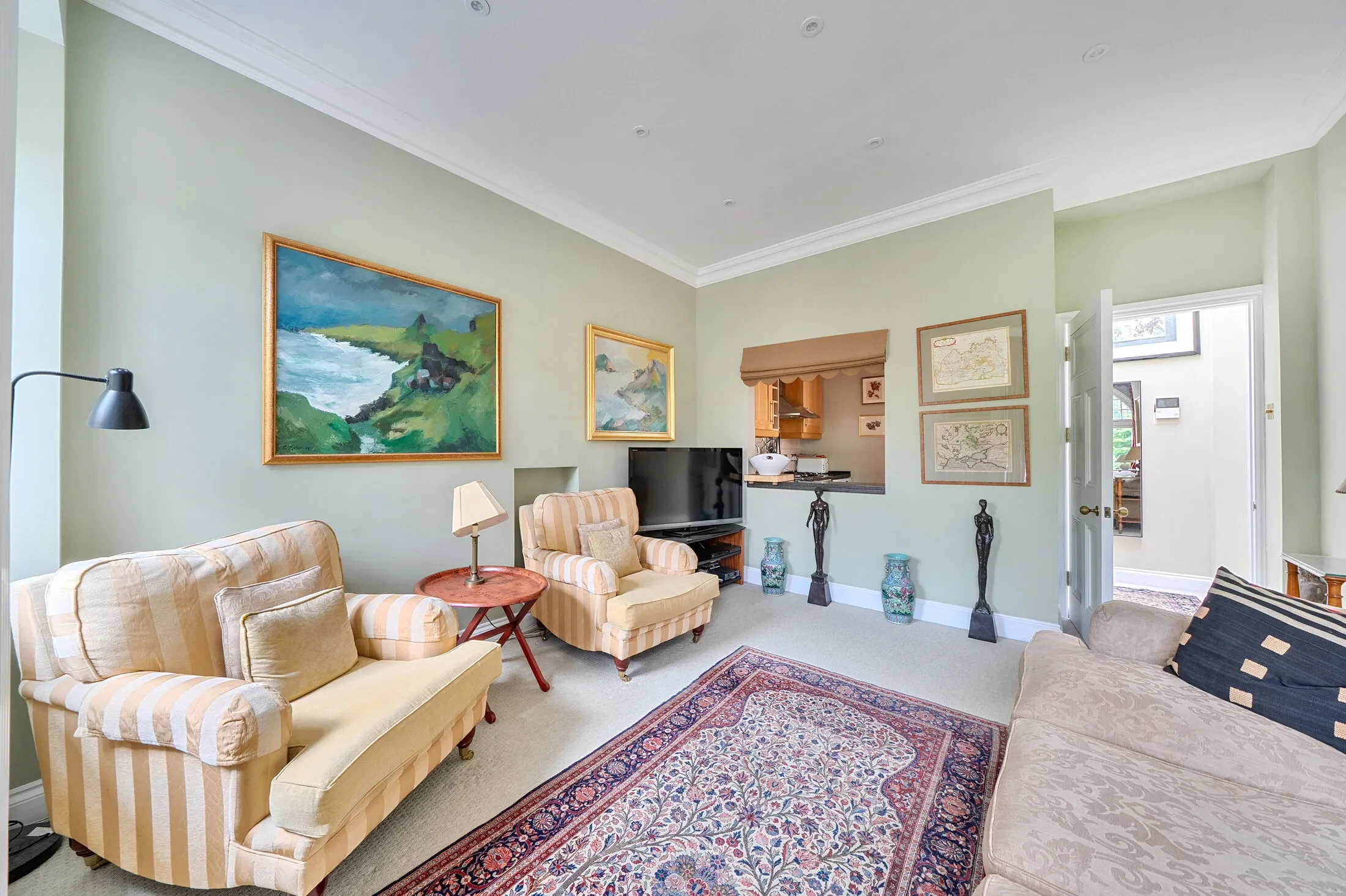 Flat Sloane Gardens in Greater London