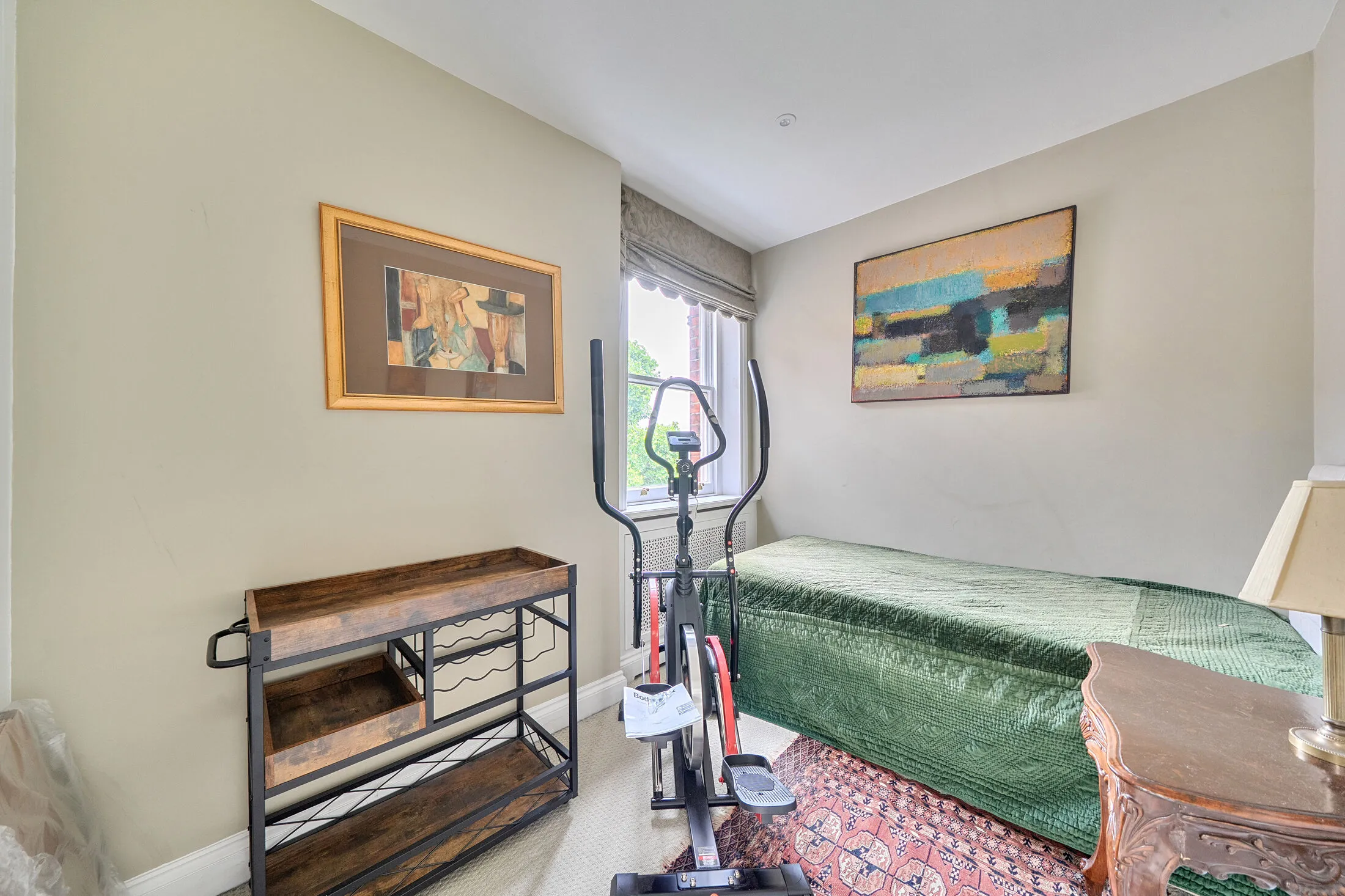 Flat Sloane Gardens in Greater London