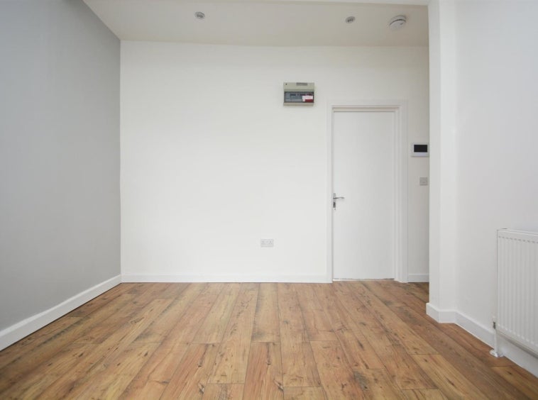 Flat Butler Avenue in Greater London