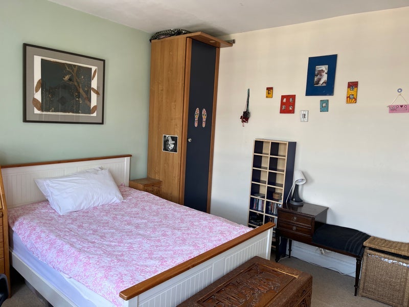 Room Charleville Road in Greater London