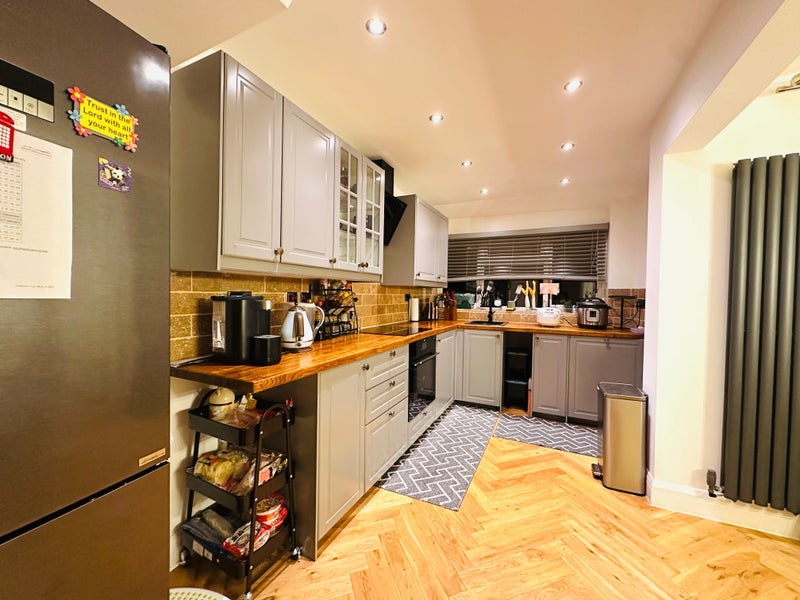 Room Queensholm Crescent in Bristol