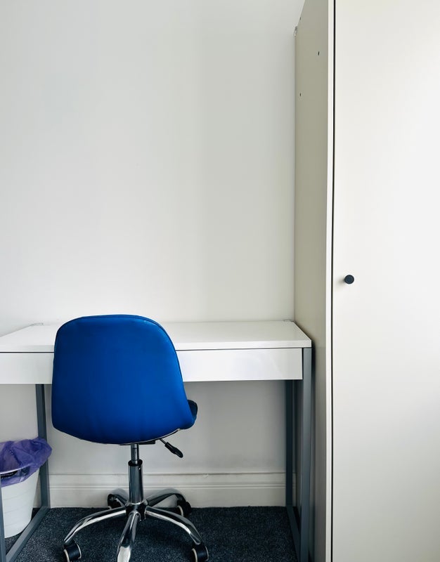 Room Queensholm Crescent in Bristol