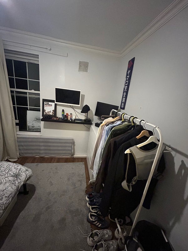 Room Pembury Road in Greater London