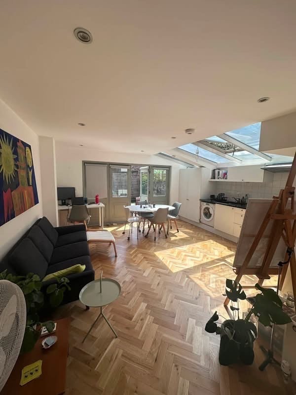 Room Clifton Avenue in Greater London