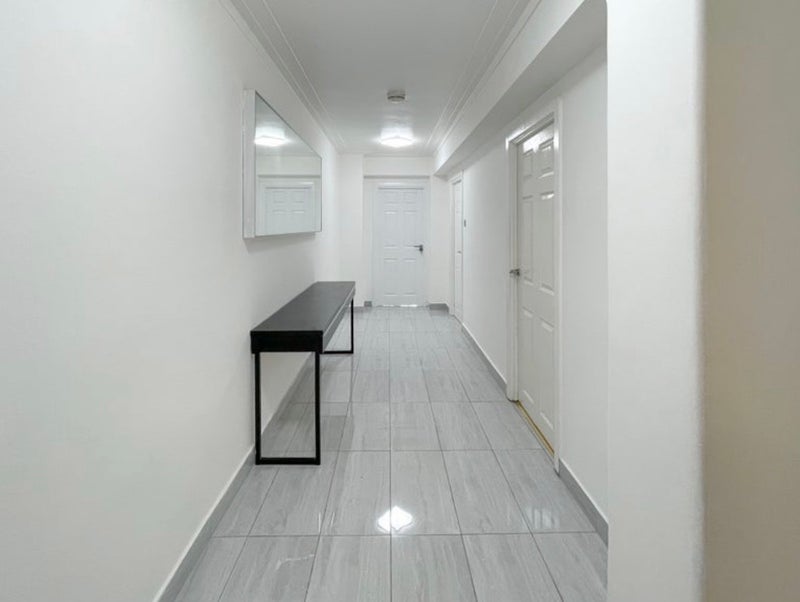 Room Park West Place in City of Westminster