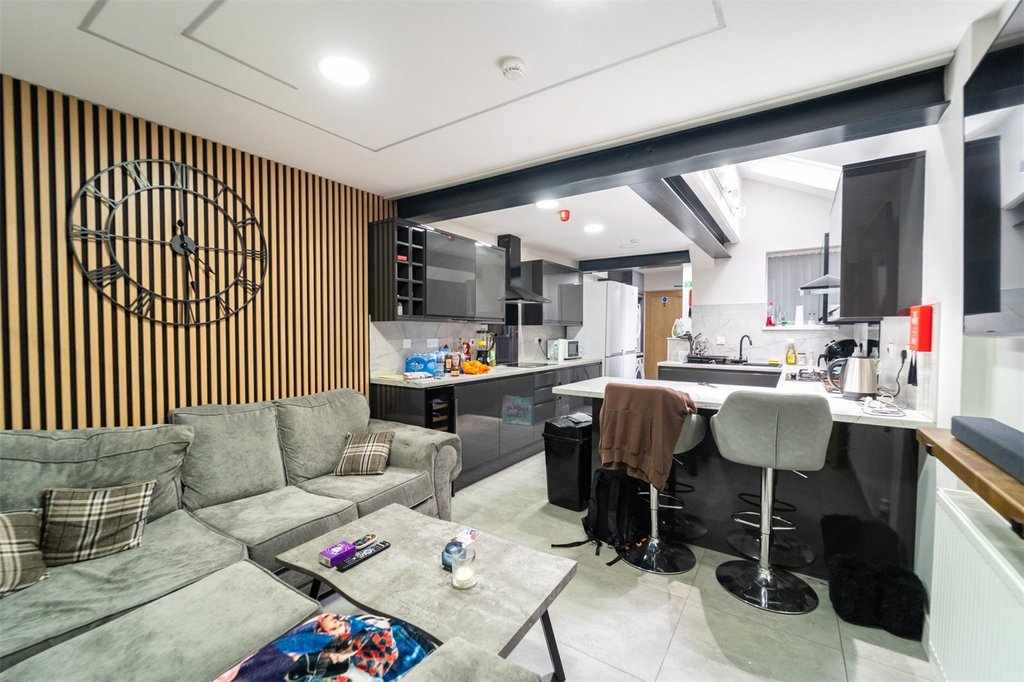 Flat Heeley Road in Birmingham