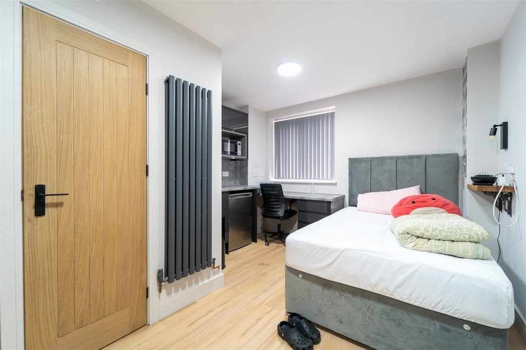 Flat Heeley Road in Birmingham