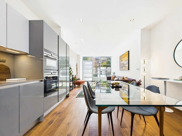Flat Bayham Street in Greater London