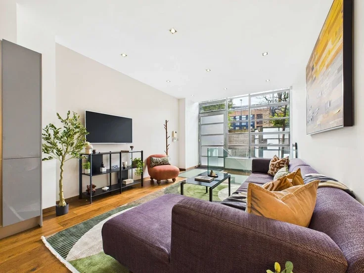Flat Bayham Street in Greater London