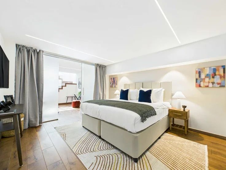 Flat Bayham Street in Greater London