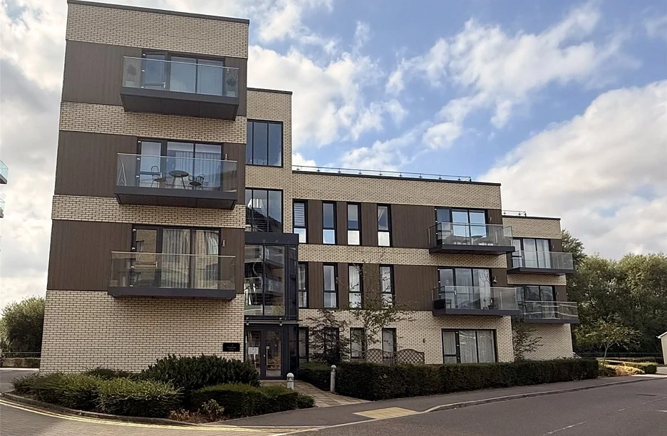 Flat Flagstaff Road in Reading