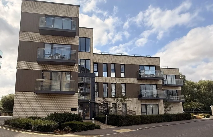 Flat Flagstaff Road in Reading