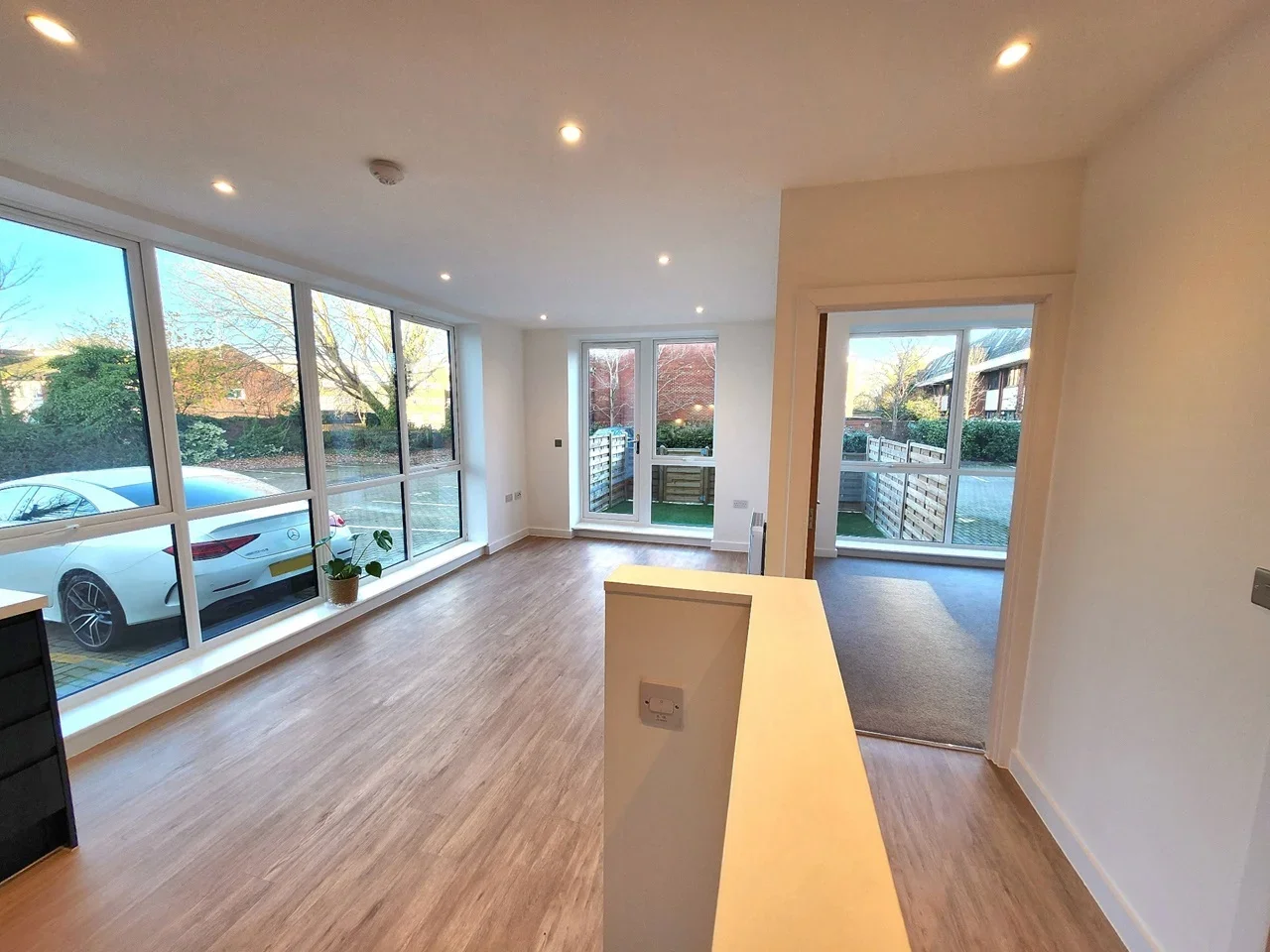 Flat Challenge Court in Mole Valley