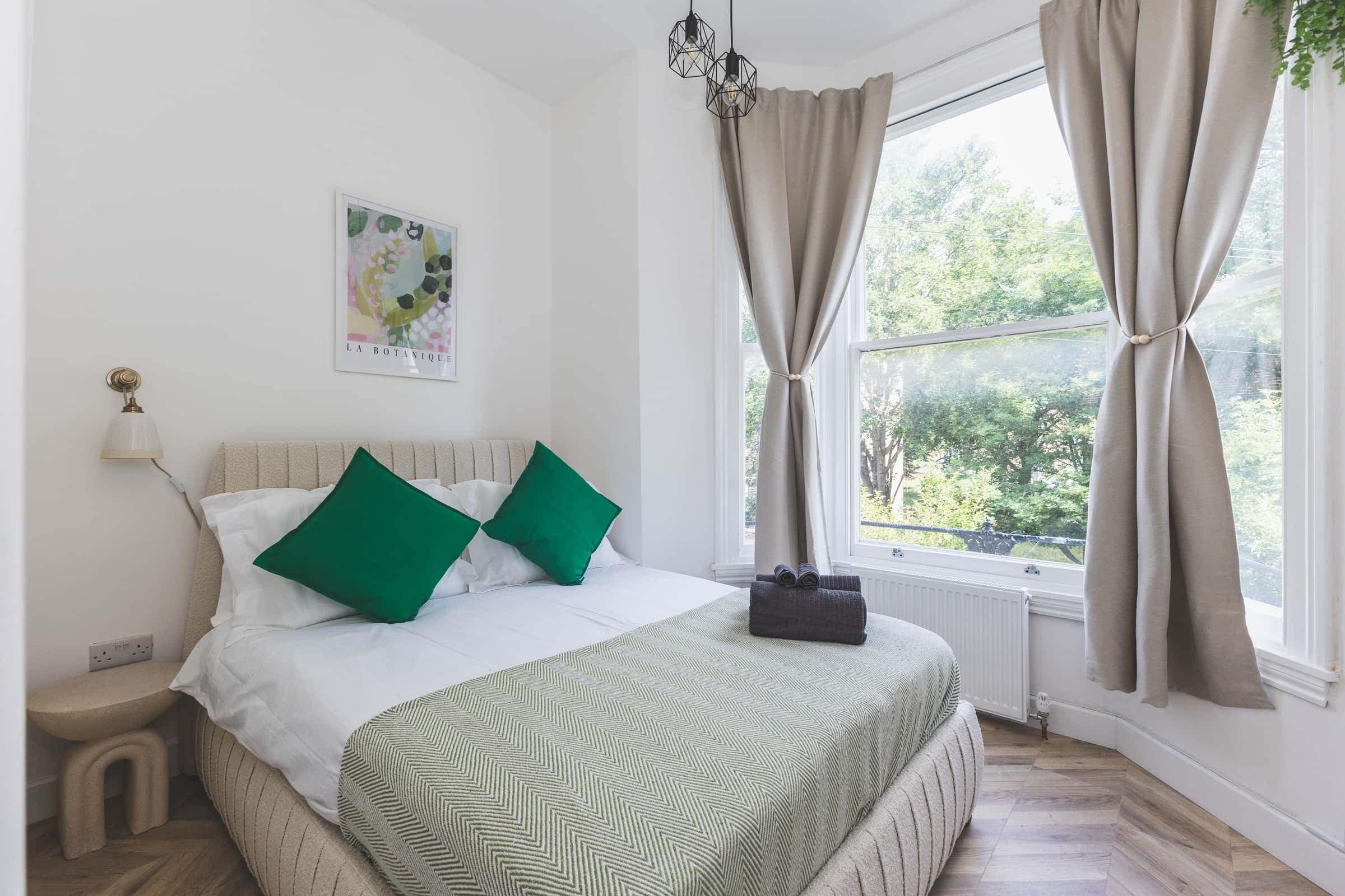 Flat Kelvin Road in Greater London