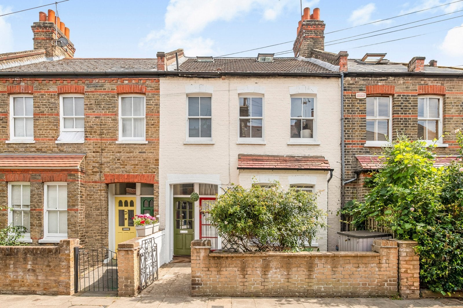 Flat Quill Lane in Greater London
