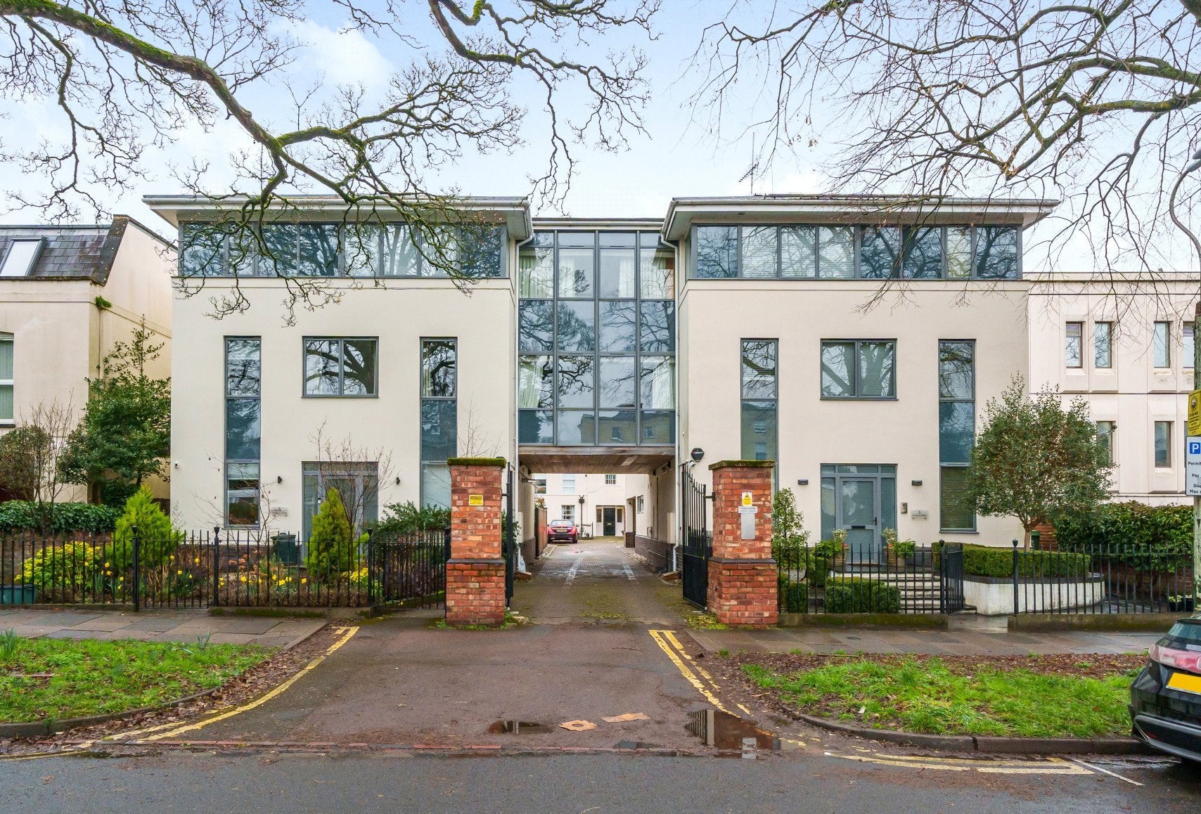 Flat Vittoria Walk in Cheltenham