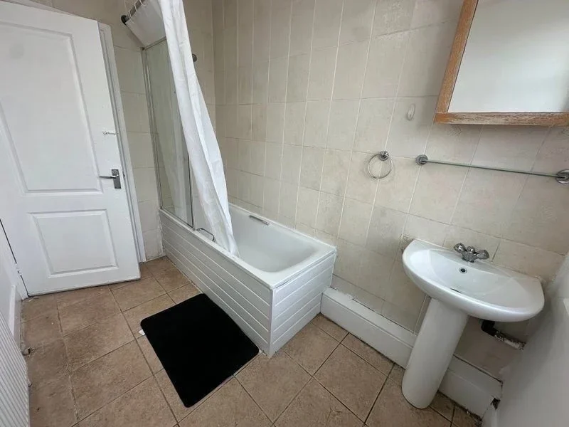 Room Preston Road in Greater London