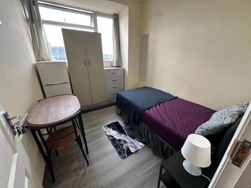 Room Preston Road in Greater London