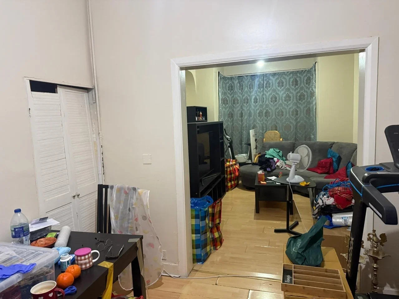 Flat Courtland Avenue in Greater London